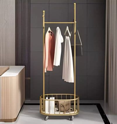 Porte Vêtements en Metal Dore avec Roues