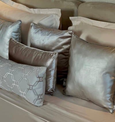 Parure de lit unie beige rosée