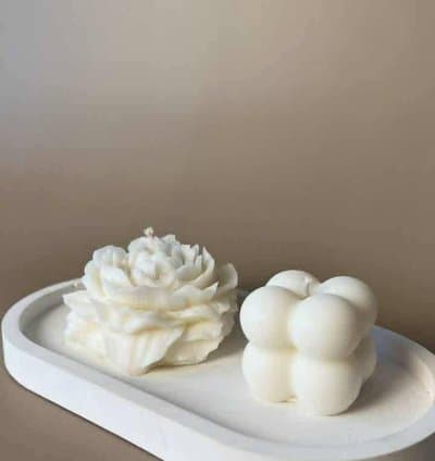 Un set decoratif Plateaux avec 2 bougies parfumés