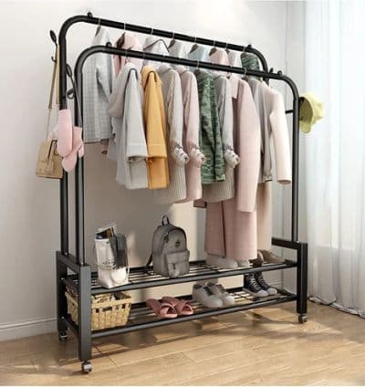 Cintre acier double avec 2 étagère à chaussures et roulettes