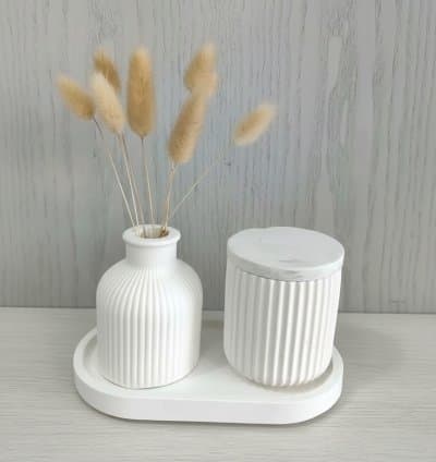 Un set decoratif en plâtre