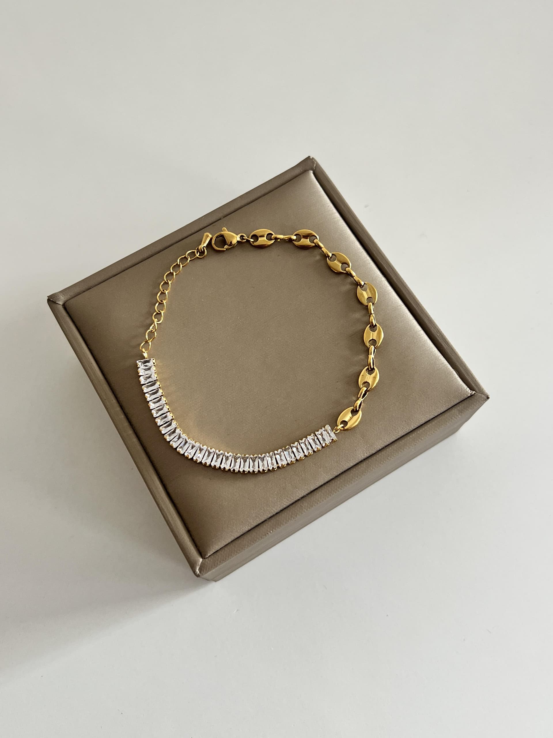 Bracelet Femme Doré – Strass & Perles de Nacre