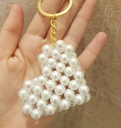 Porte-clés en perles blanches