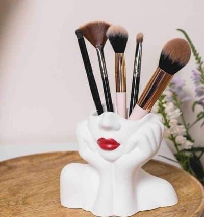 Porte accessoires en plâtre