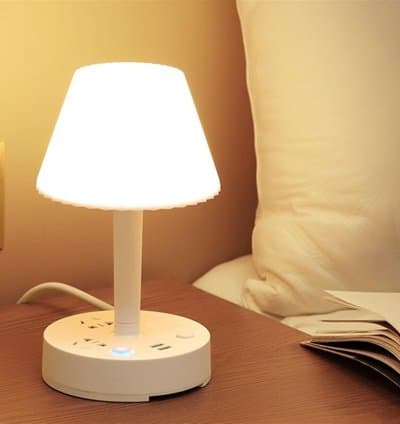 Lampe de bureau, 3 modes d'éclairage, multiprise d'alimentation 220v et USB