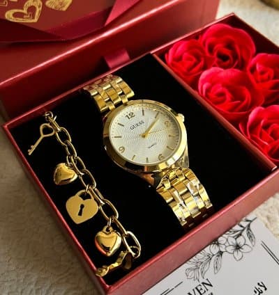 Montre pour Femme Guess Doré + Bracelet Coeurs