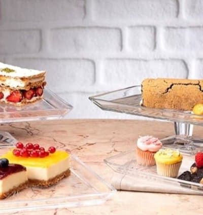 Presentoire gâteau en verre avec pied