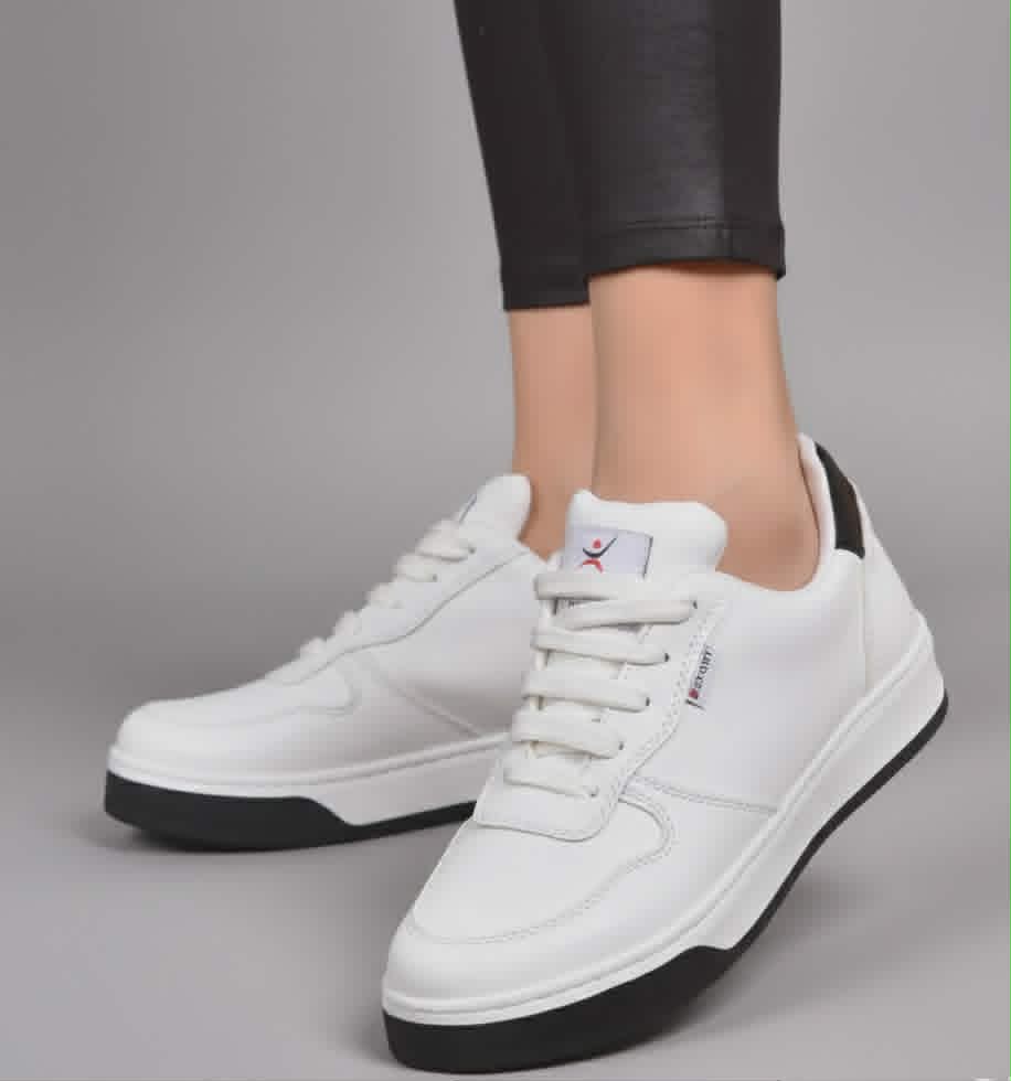 Baskets Blanc B82