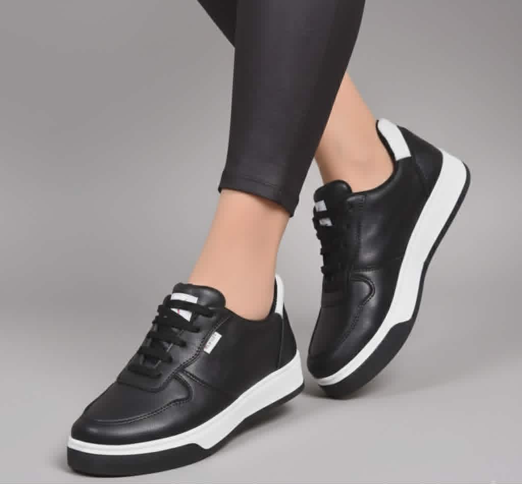 Baskets Noir B82