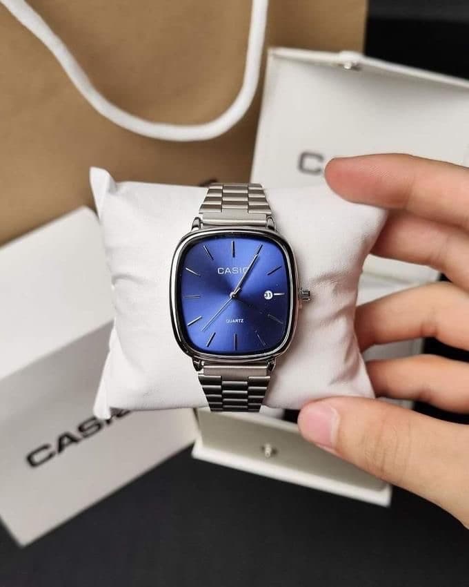 Casio classique bleux marine