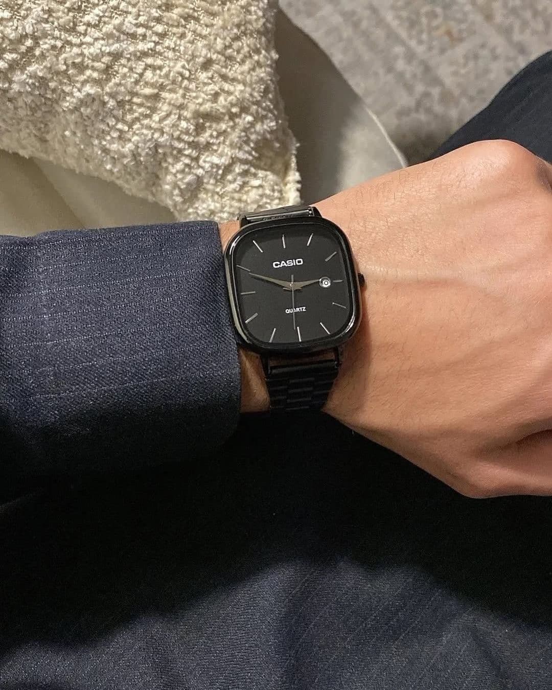 Casio classique Full black