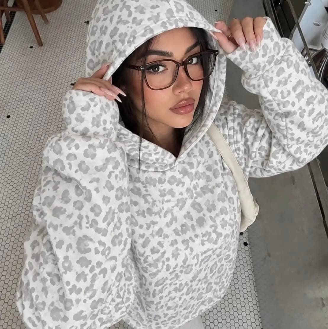 capuche tiger glamour
